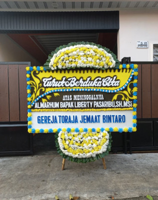 Papan Bunga Duka di Singkep Barat