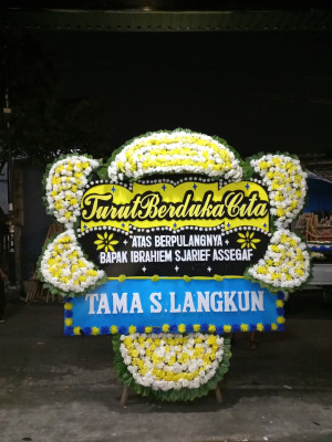 Papan Bunga Duka di Singkep Barat